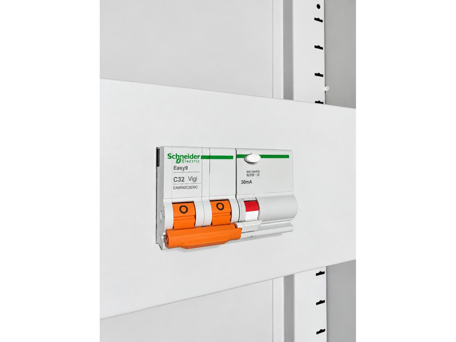 Flügeltürschrank mit Elektrifizierung mit 5 Steckdosen