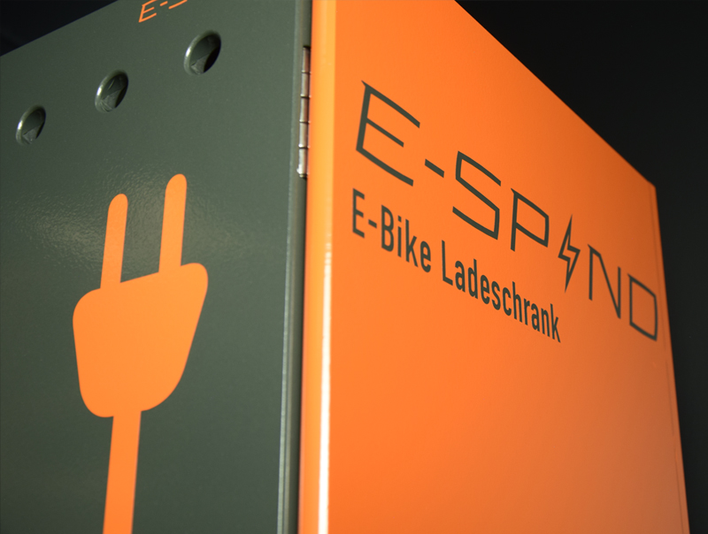 Tür- und Seitenbeklebung E-Bike-Ladeschrank (wird lose geliefert, zum kundenseitigen Aufkleben) Tür- und Seitenbeklebung E-Bike-Ladeschrank (wird lose geliefert, zum kundenseitigen Aufkleben)
